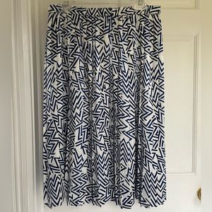 Silky white and blue Evan-Picone skirt size 14